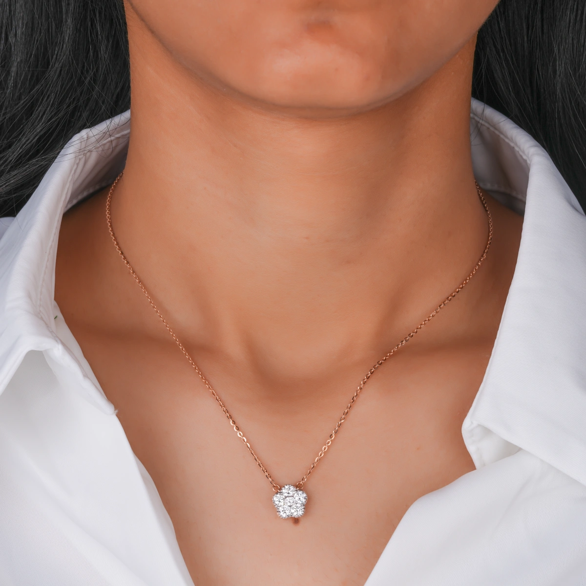 Flower Style Gold Pendant With Chain